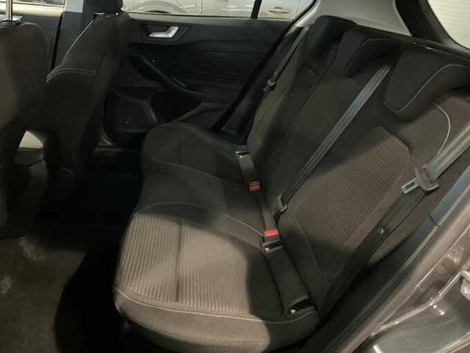 Ford Focus Titanium+Navi+LED+Kamera+KeylessGO+Sitzheizung