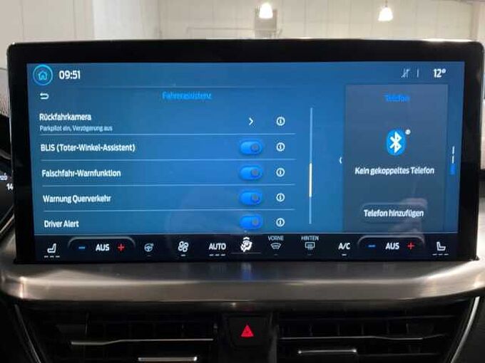 Ford Focus Titanium+Navi+LED+Kamera+KeylessGO+Sitzheizung