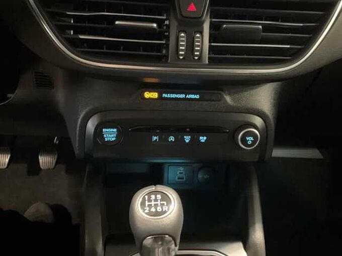 Ford Focus Titanium+Navi+LED+Kamera+KeylessGO+Sitzheizung