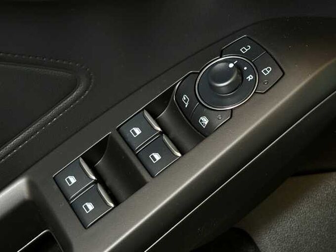 Ford Focus ST-Line X+Automatik+AHK+B&O+Kamera+Navi