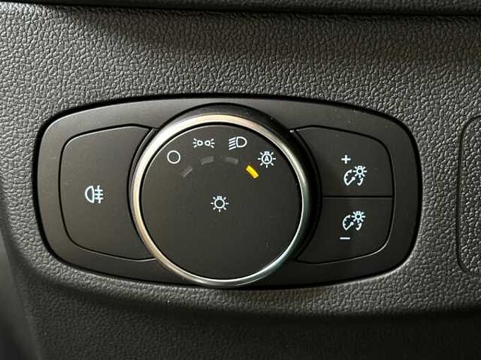 Ford Focus ST-Line X+Automatik+AHK+B&O+Kamera+Navi