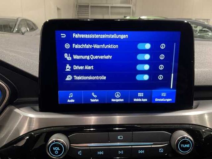 Ford Kuga Titanium FHEV AWD+Head-UP+KeyFree+Kamera 