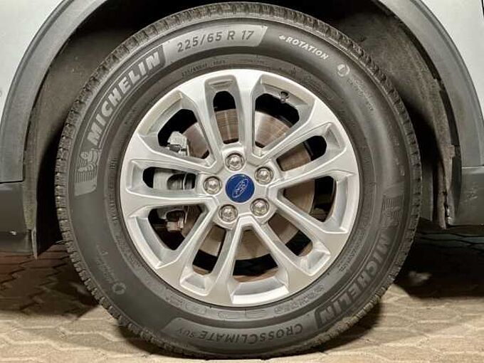 Ford Kuga Titanium+Automatik+AHK+Kamera+Key-Free 