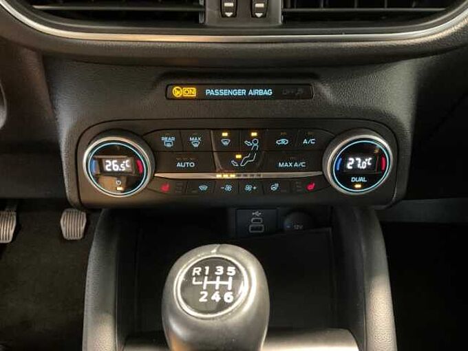 Ford Kuga Titanium Winter-P, R&Uuml;CKF. NAVI. PDC. Allwetterreifen 