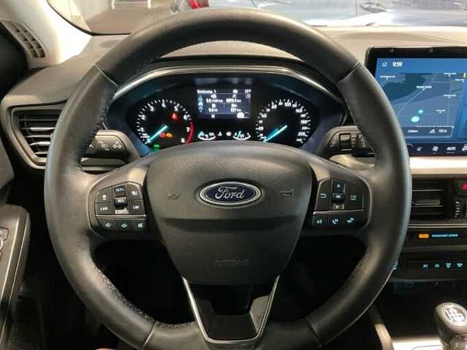 Ford Focus Turnier Titanium RÜCKF. Winter-P. NAVI. PDC