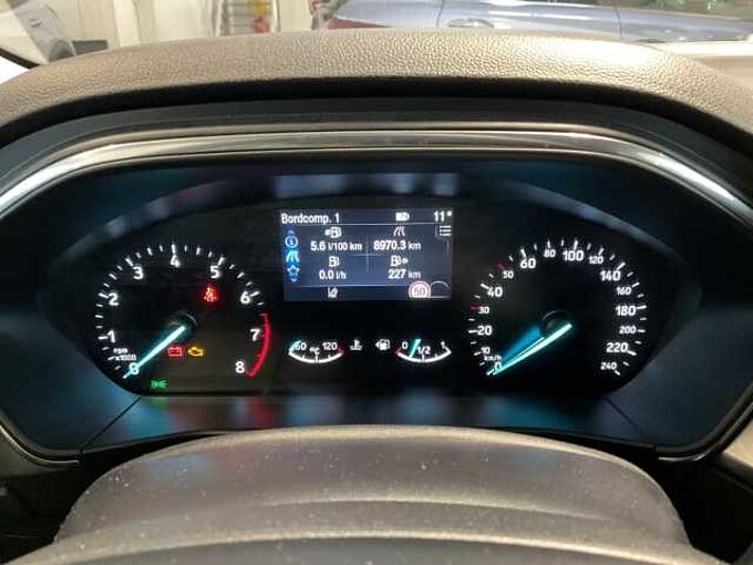 Ford Focus Turnier Titanium RÜCKF. Winter-P. NAVI. PDC