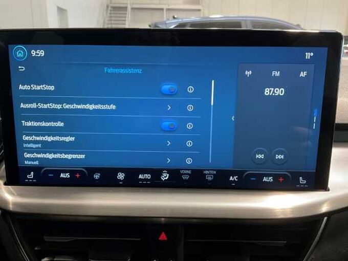 Ford Focus Turnier Titanium RÜCKF. Winter-P. NAVI. PDC