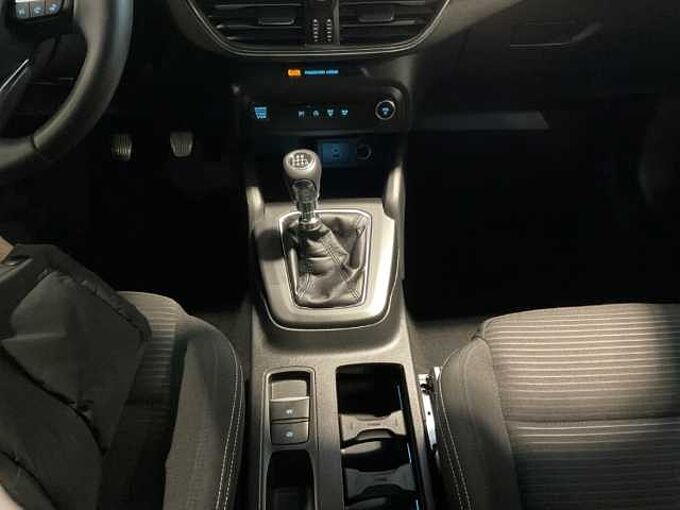 Ford Focus Turnier Titanium RÜCKF. Winter-P. NAVI. PDC