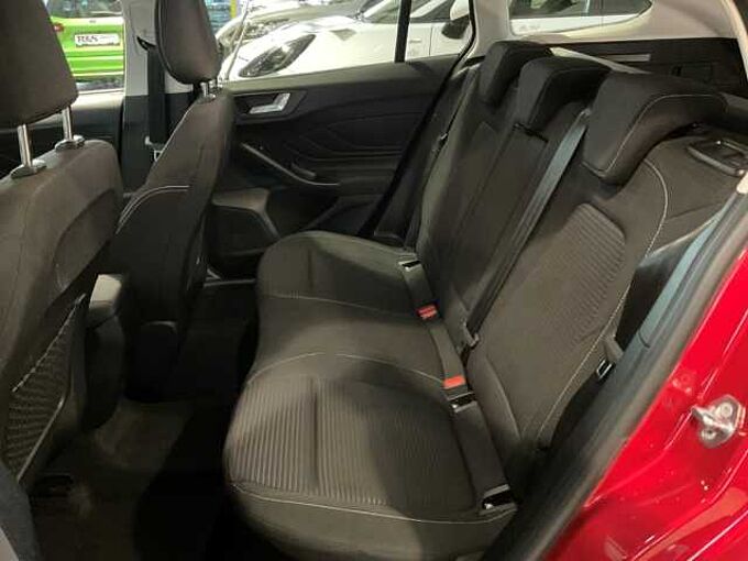 Ford Focus Turnier Titanium RÜCKF. Winter-P. NAVI. PDC