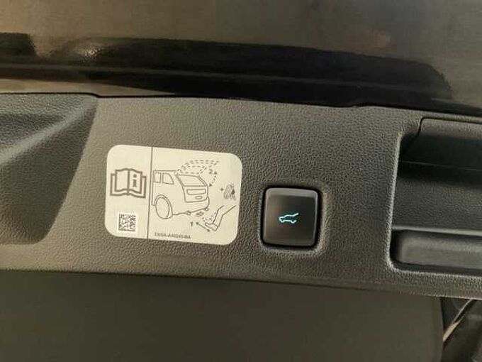 Ford Kuga Plug-In Hybrid Titanium X . Pano. elektr AHK. Winter-P