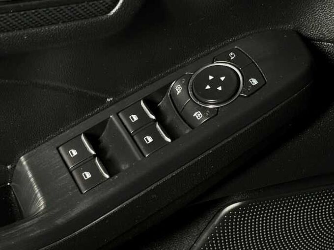 Ford Kuga ST-Line+Pano+Key-Free+Head-Up+Kamera 