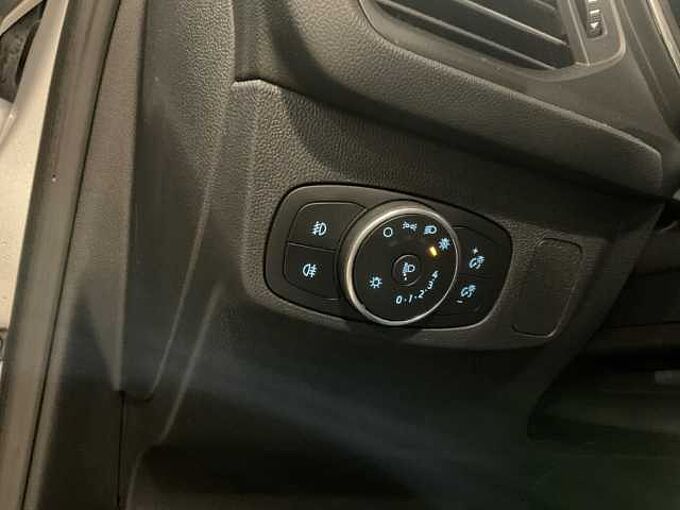 Ford Focus Turnier Titanium 4J Garantie R&Uuml;CKF. PDC NAVI. 