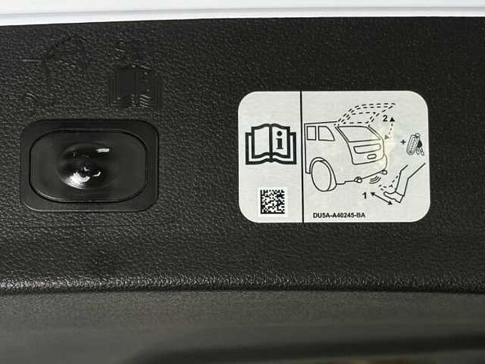 Ford Kuga Titanium+Kamera+Navi+Key-Free+Winter-P. 