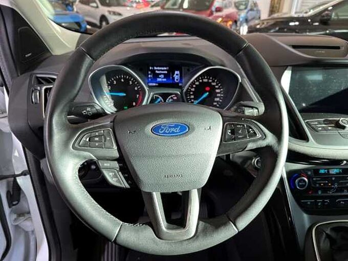 Ford Kuga Titanium+Kamera+Navi+Key-Free+Winter-P. 