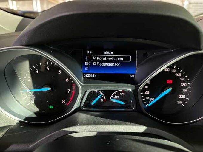 Ford Kuga Titanium+Kamera+Navi+Key-Free+Winter-P. 