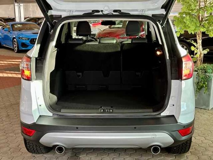 Ford Kuga Titanium+Kamera+Navi+Key-Free+Winter-P. 