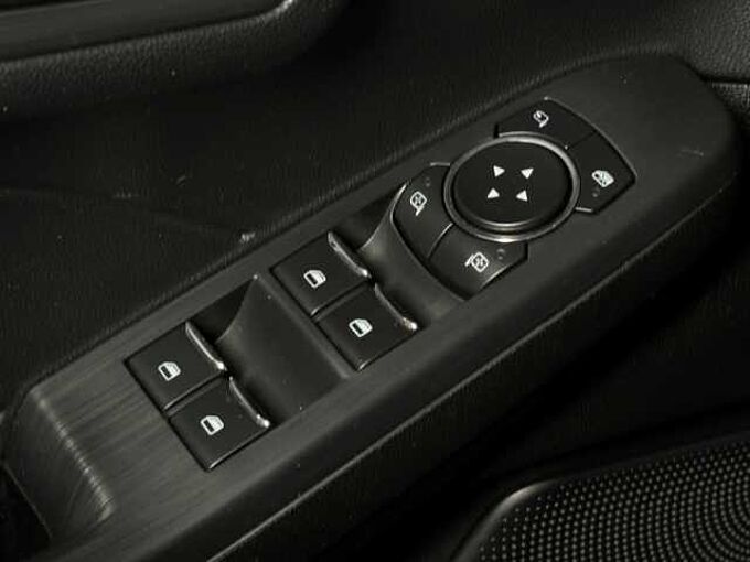 Ford Kuga Titanium X+Automatik+AHK+Kamera+B&O+Navi 