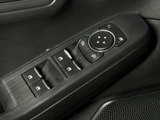 Ford Kuga Titanium X+Automatik+AHK+B&O+Kamera+Navi 