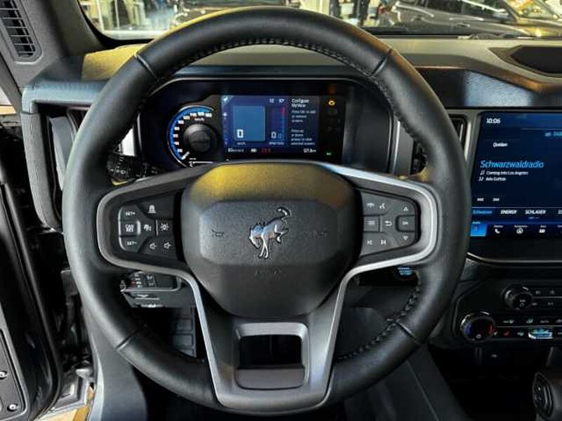 Ford Bronco Outer Banks 4x4 KeyFree+Diff. +360°Kamera+B&O+LED+Navi Outer Banks 4x4 LED+Differential+360°+B&O+KeyFree+Navi