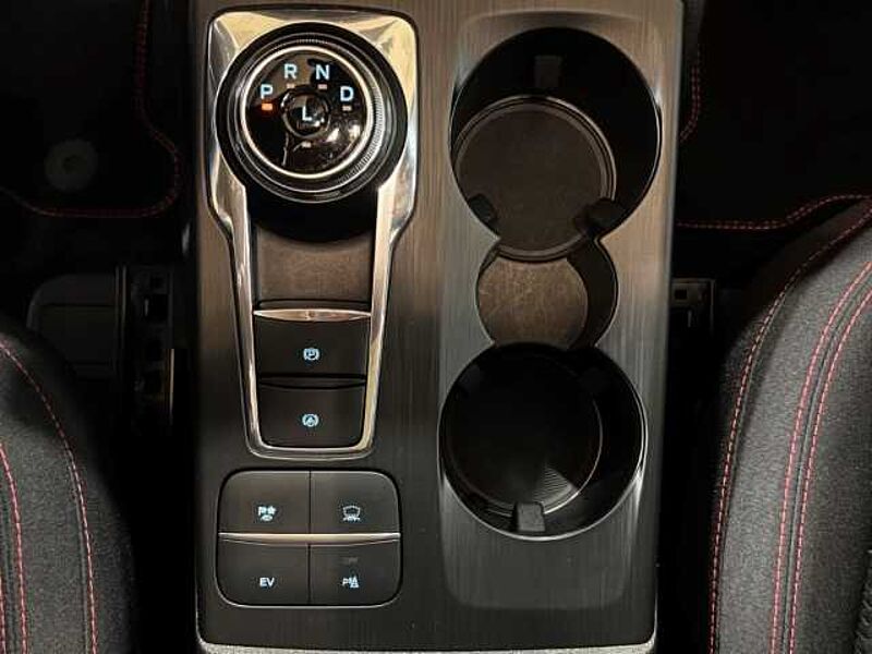 Ford Kuga ST-Line+Automatik+Pano+Navi+Key-Free+LED ST-Line+Automatik+Pano+Navi+Key-Free+LED