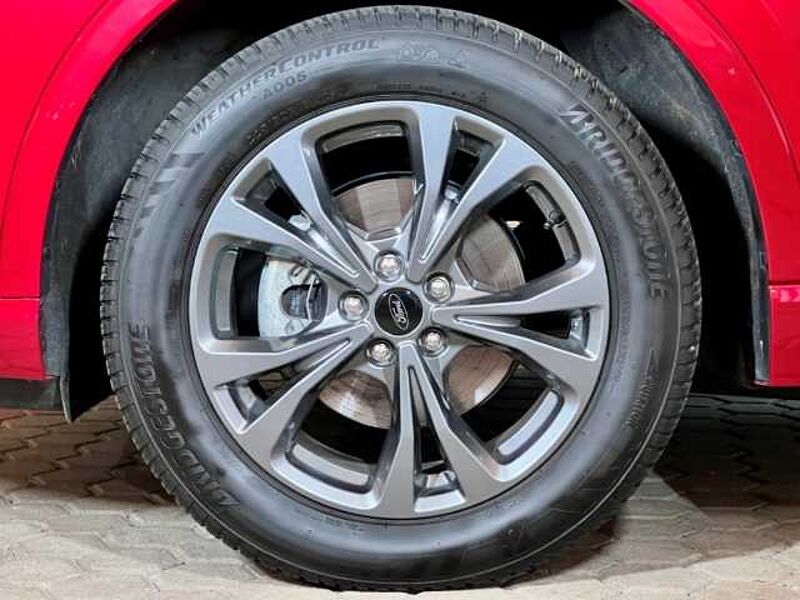 Ford Kuga ST-Line+Automatik+Pano+Navi+Key-Free+LED ST-Line+Automatik+Pano+Navi+Key-Free+LED