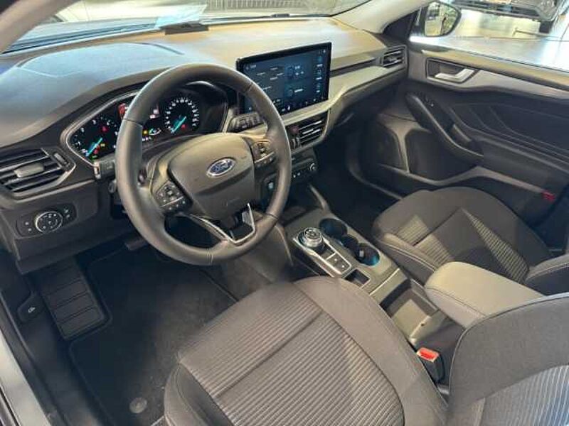 Ford Focus Titanium Turnier Automatik+Rückfahrkamera+Navi+Tempomat Titanium Turnier Automatik+Rückfahrkamera+Navi+Tempomat