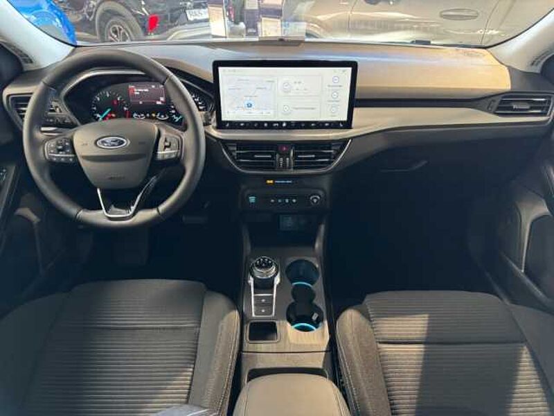 Ford Focus Titanium Turnier Automatik+Rückfahrkamera+Navi+Tempomat Titanium Turnier Automatik+Rückfahrkamera+Navi+Tempomat