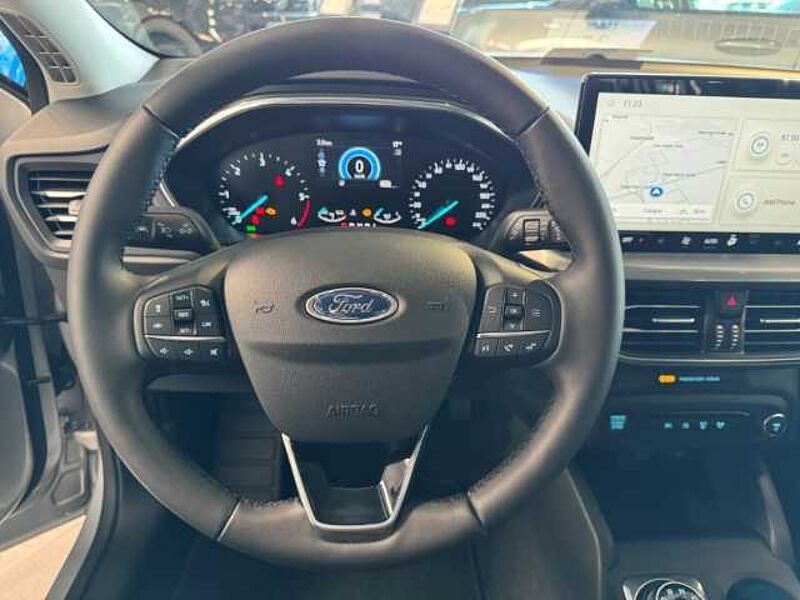 Ford Focus Titanium Turnier Automatik+Rückfahrkamera+Navi+Tempomat Titanium Turnier Automatik+Rückfahrkamera+Navi+Tempomat