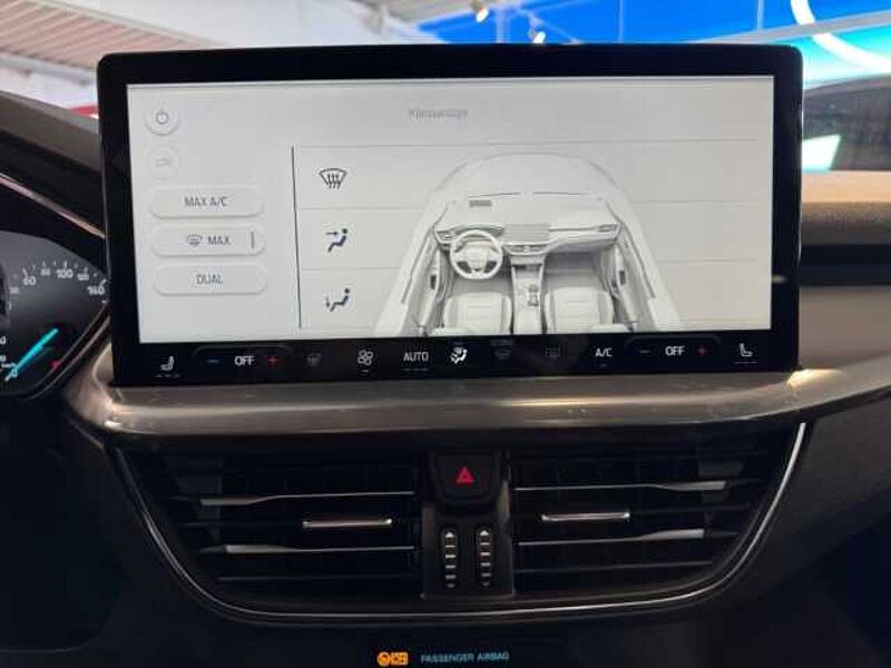 Ford Focus Titanium Turnier Automatik+Rückfahrkamera+Navi+Tempomat Titanium Turnier Automatik+Rückfahrkamera+Navi+Tempomat