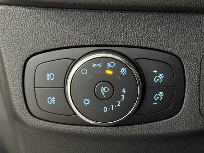 Ford Focus Titanium Turnier Automatik+Rückfahrkamera+Navi+Tempomat Titanium Turnier Automatik+Rückfahrkamera+Navi+Tempomat