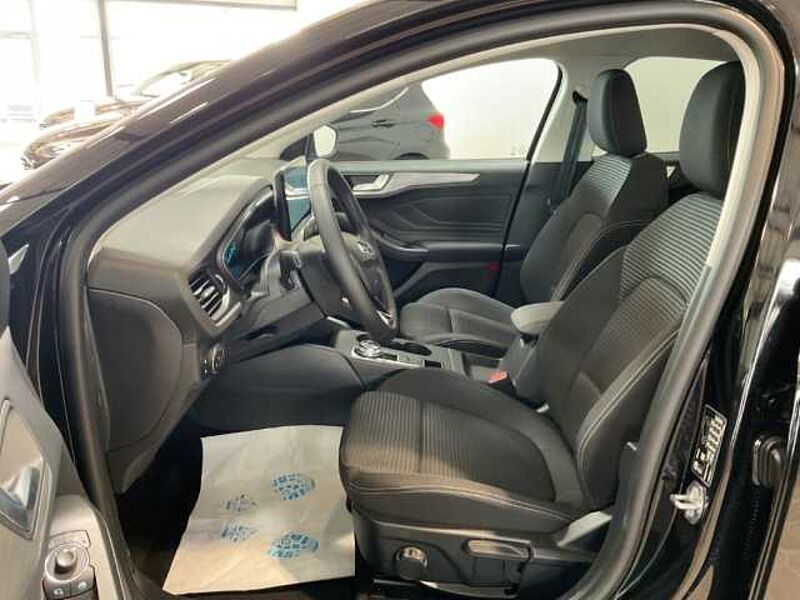 Ford Focus Titanium+Automatik+LED+Kamera+Navi+Sitzheizung