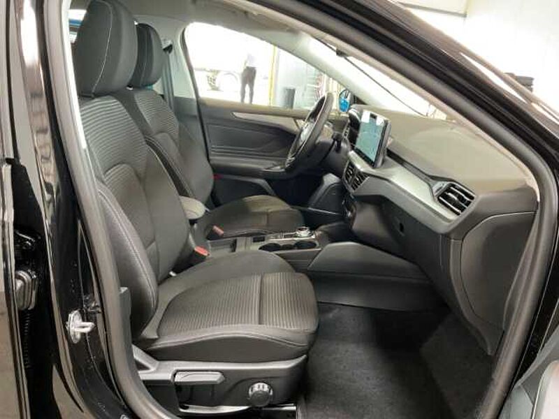 Ford Focus Titanium+Automatik+LED+Kamera+Navi+Sitzheizung