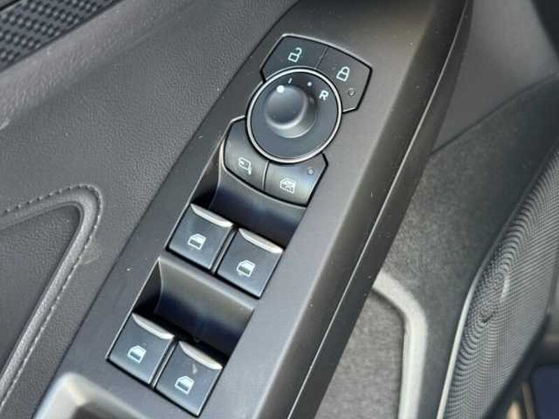 Ford Focus ST-Line Rückfahrkamera+LED+Klimaautomatik+Tempomat+Navi