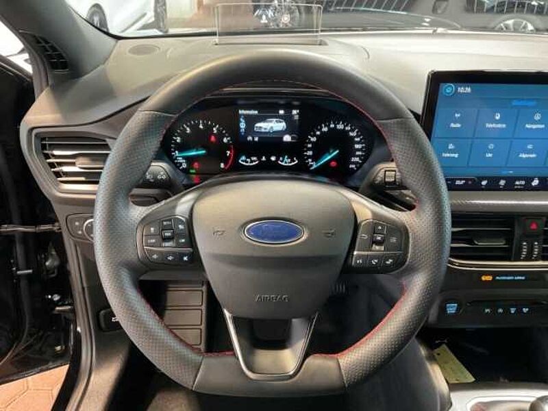 Ford Focus ST-Line+LED+Kamera+Head-UP+Navi+Keyless GO