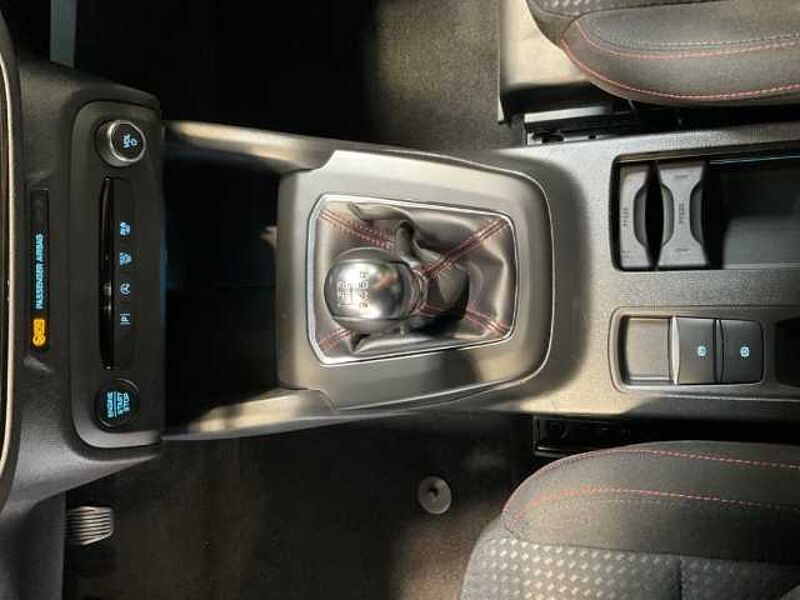 Ford Focus ST-Line+LED+Kamera+Head-UP+Navi+Keyless GO