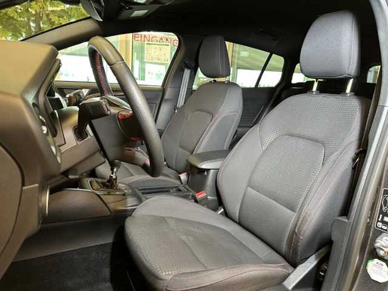 Ford Focus Turnier ST-Line+Navi+PDC+Key-Free+Klima