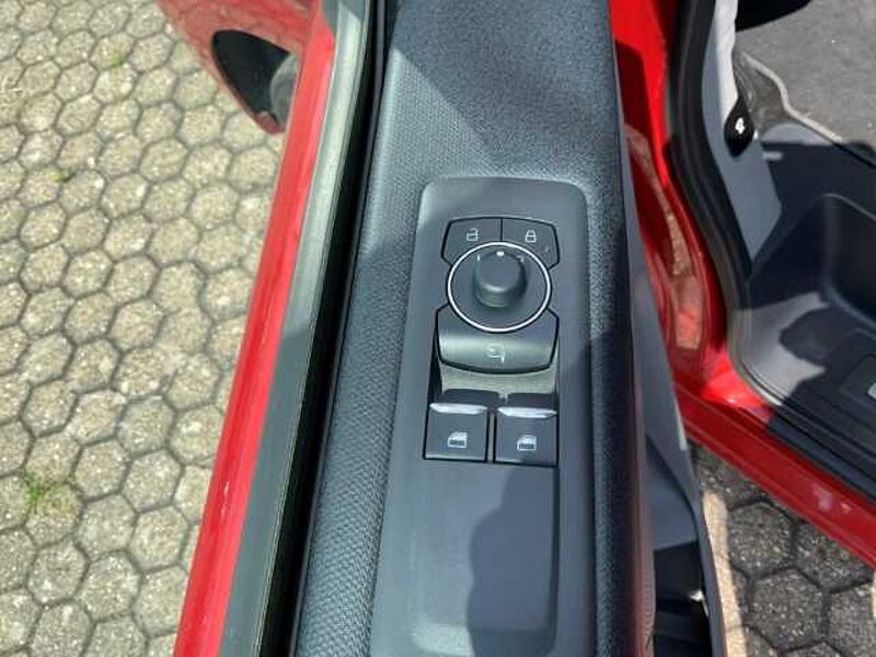 Ford Tourneo Custom 320 L1 Titanium 8 Sitzer Limeted