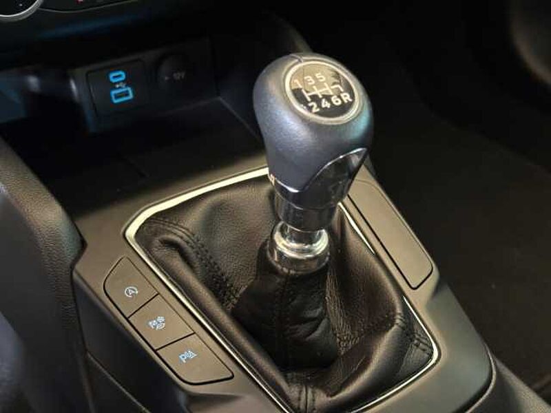 Ford Focus Cool&Connect+PDC+Klima+Lenkradheizung