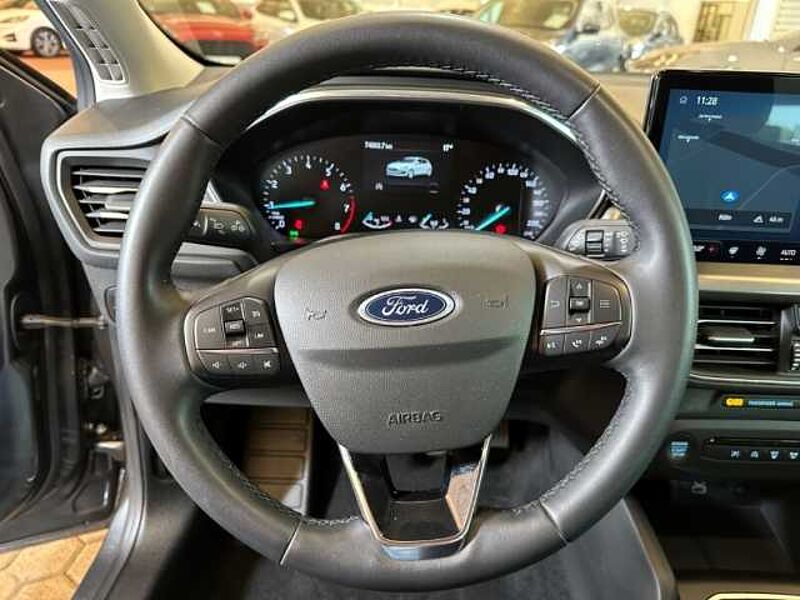 Ford Focus Titanium+*Facelift*+Navi+Klima+Tempo