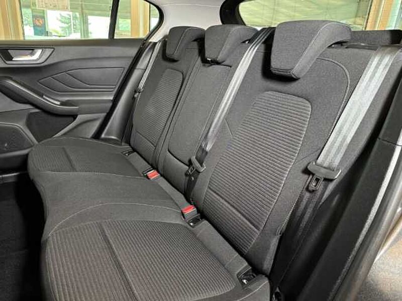 Ford Focus Titanium+*Facelift*+Navi+Klima+Tempo