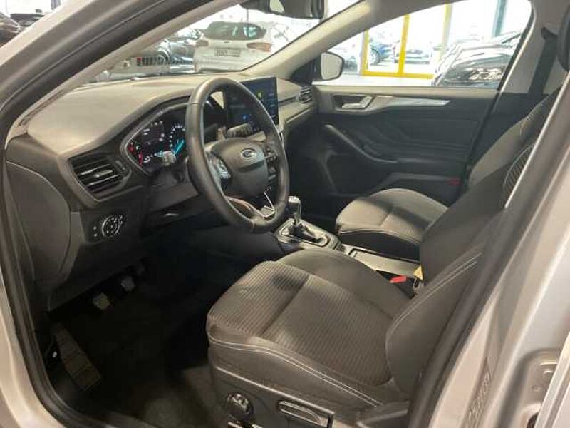 Ford Focus Titanium Winter-P. RÜCKF. PDC. NAVI. Allwetterreifen