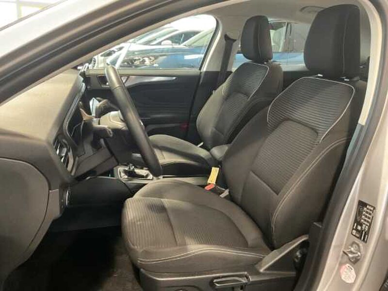 Ford Focus Titanium Winter-P. RÜCKF. PDC. NAVI. Allwetterreifen