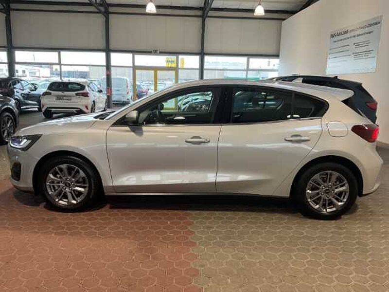 Ford Focus Titanium Winter-P. RÜCKF. PDC. NAVI. Allwetterreifen