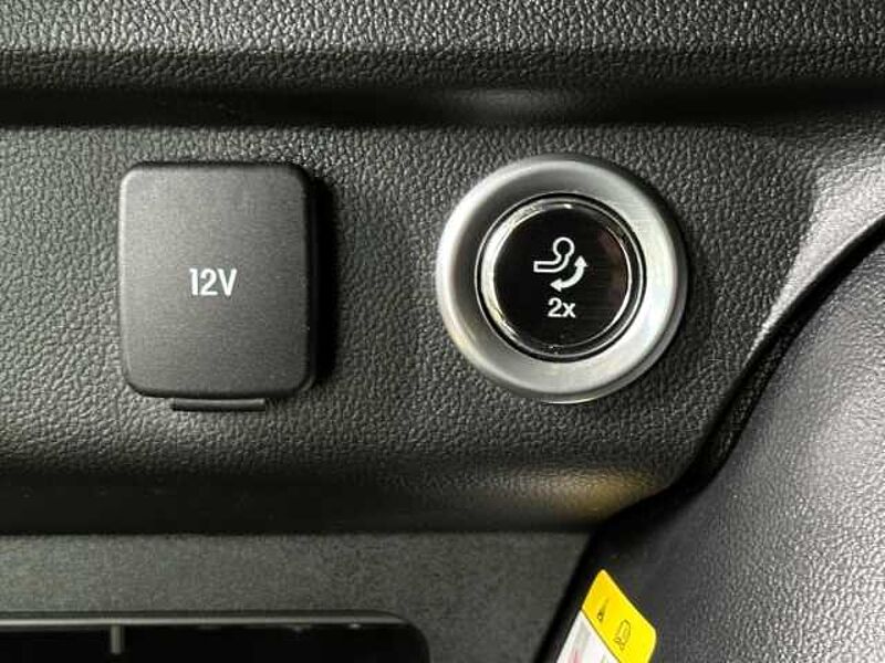 Ford Kuga Titanium+Automatik+AHK+Pano+Head-Up+Kamera