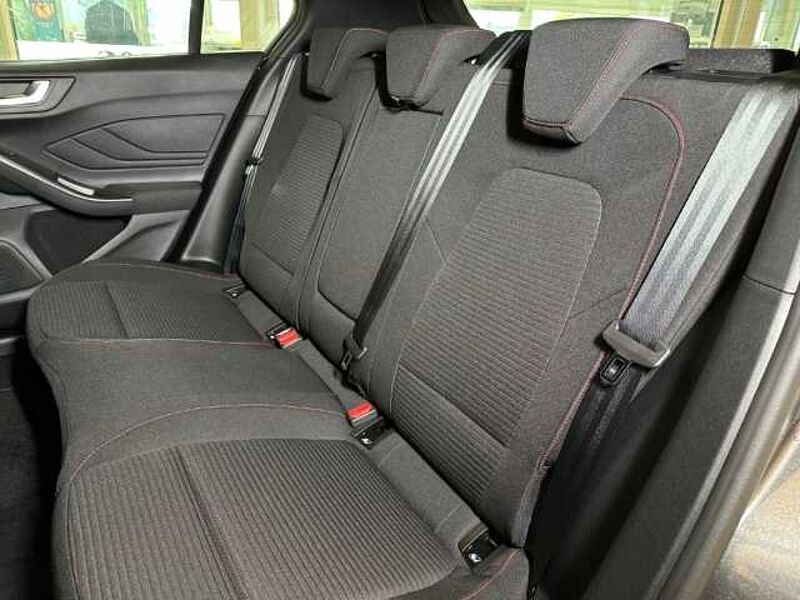 Ford Focus ST-Line X+Automatik+AHK+B&O+Kamera+Navi