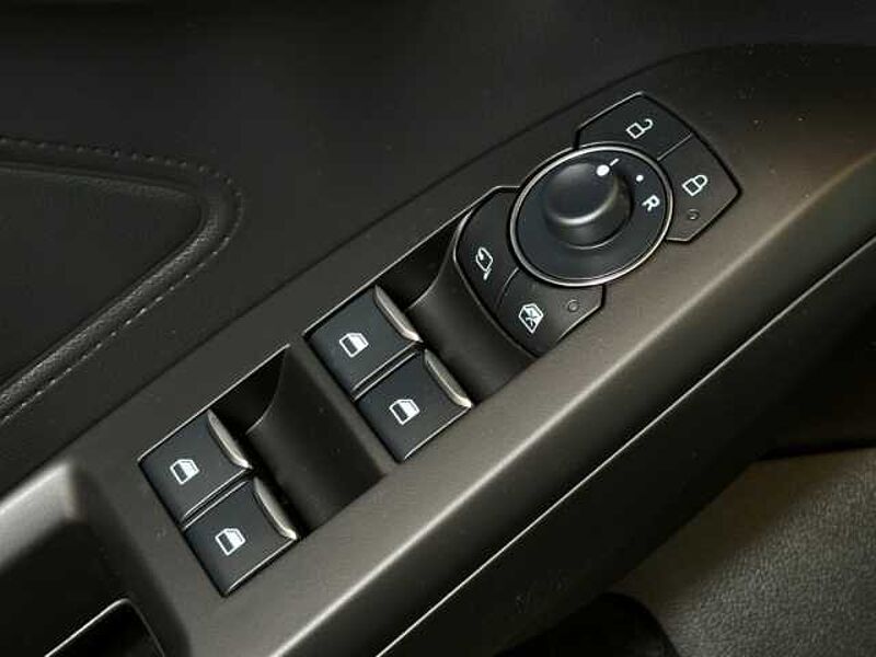 Ford Focus ST-Line X+Automatik+AHK+B&O+Kamera+Navi