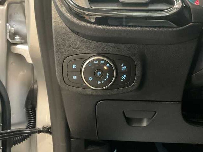 Ford Fiesta Titanium X RÜCKF. Winter-P. PDC. NAVI. Allwetterreifen