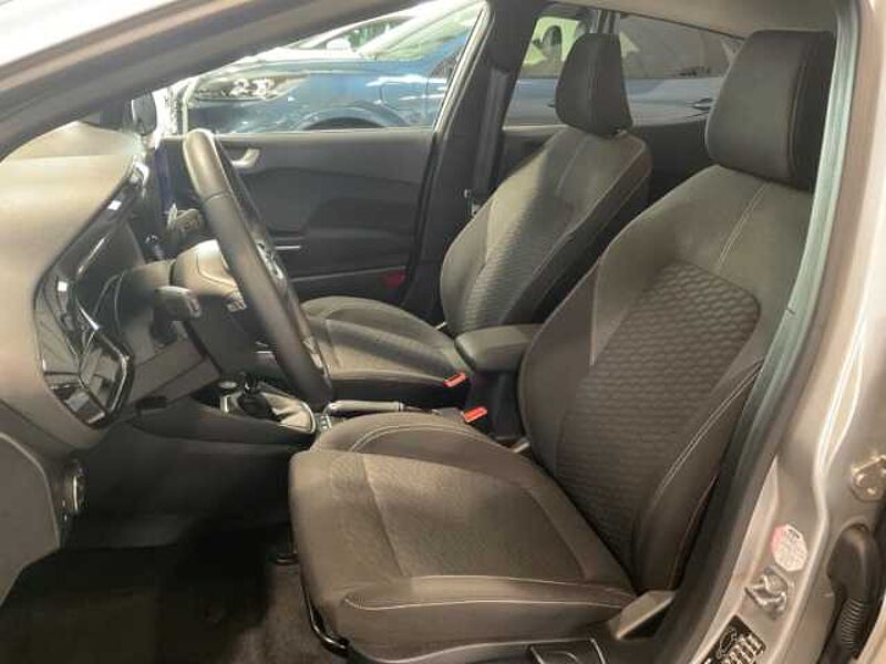 Ford Fiesta Titanium X RÜCKF. Winter-P. PDC. NAVI. Allwetterreifen