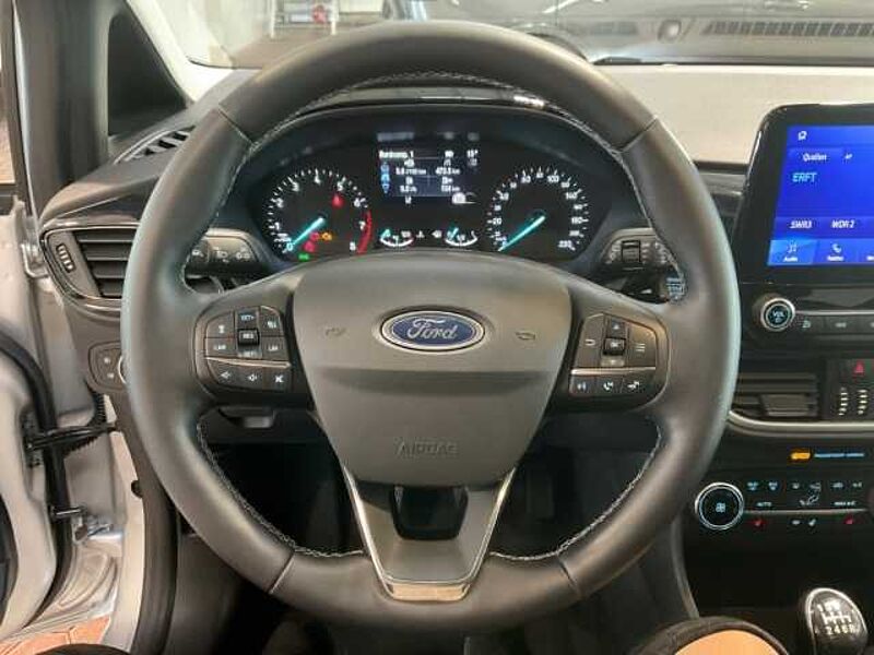 Ford Fiesta Titanium X RÜCKF. Winter-P. PDC. NAVI. Allwetterreifen