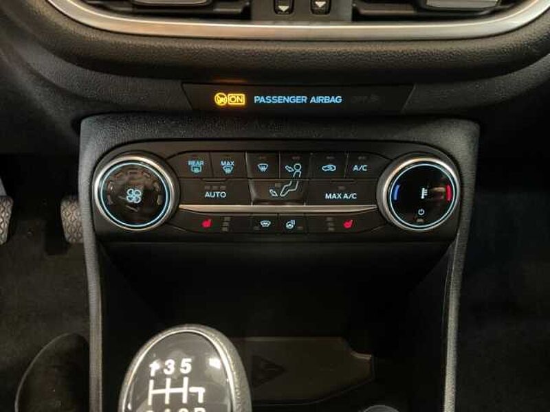 Ford Fiesta Titanium X RÜCKF. Winter-P. PDC. NAVI. Allwetterreifen